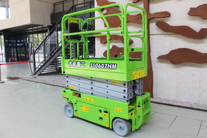 1.84m Length Hydraulic Mini Scissor Lift  7.9m Working Height 230kgs Platform Capacity supplier